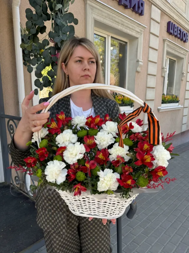 Корзина для возложения «Мы гордимся»