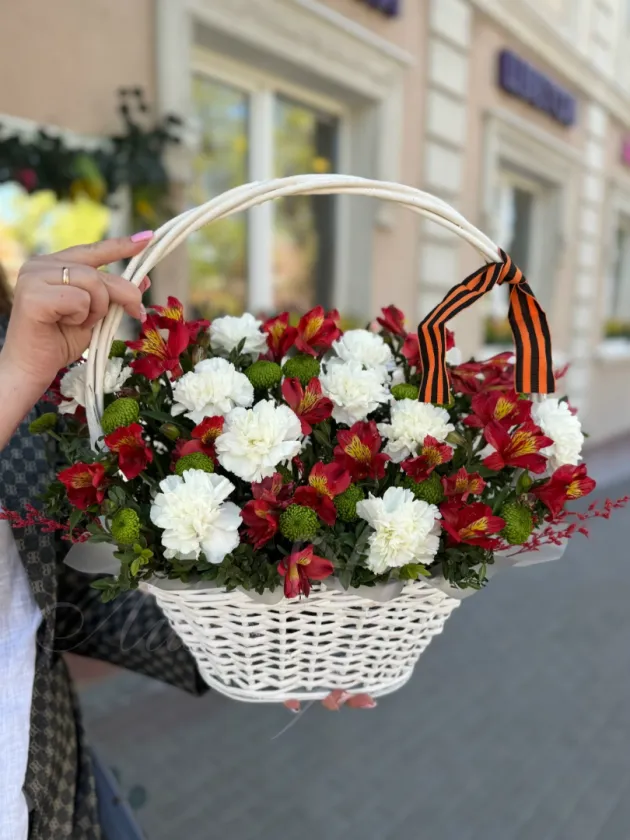Корзина для возложения «Мы гордимся»