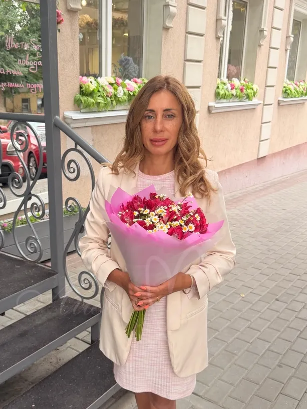 Букет из альстромерии и ромашки «Вайлет»