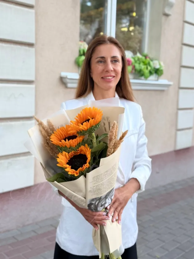 Букет из подсолнуха «С 1 Сентября!