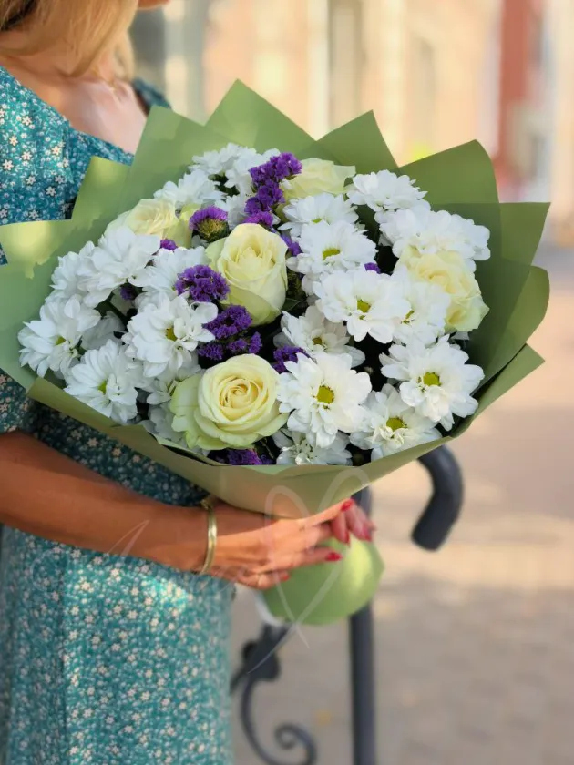 Букет  с розами «Софи»