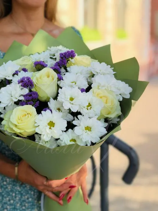 Букет  с розами «Софи»