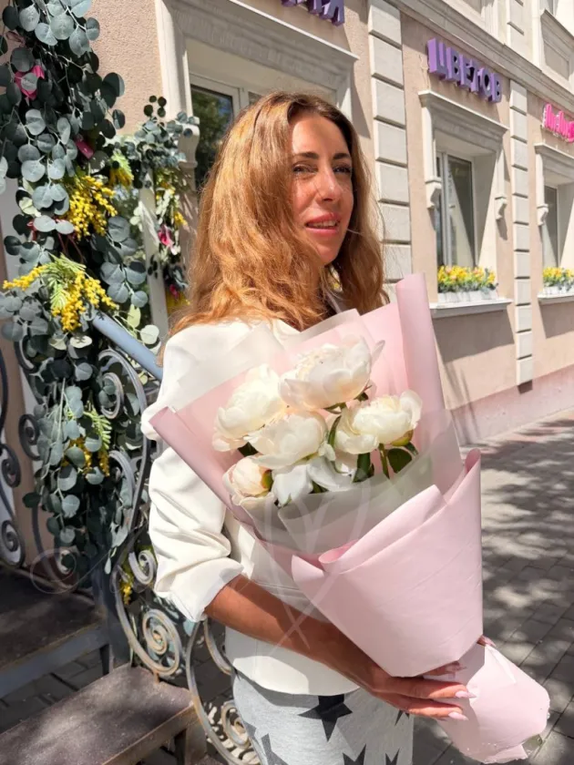Букет из пионов «Перышко»