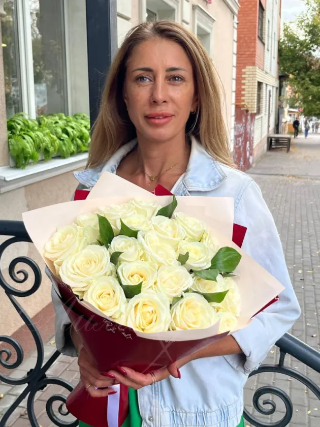 Букет из белой розы «Влюбленность»