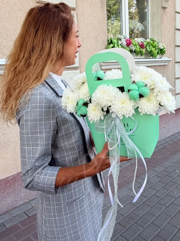 Композиция из хризантемы «Мятный поцелуй»