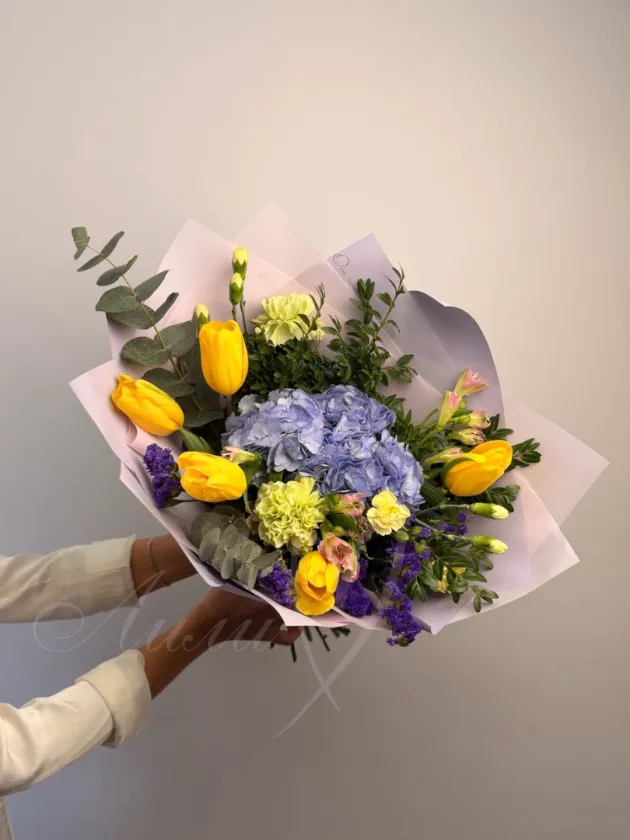 Сборный букет «Магнолия»