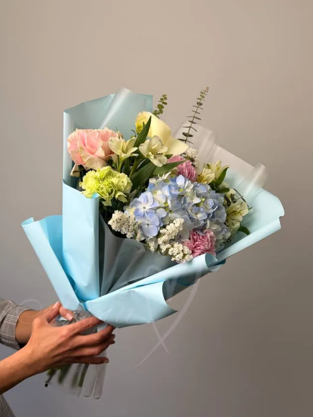 Букет с гортензией «Санрайз»