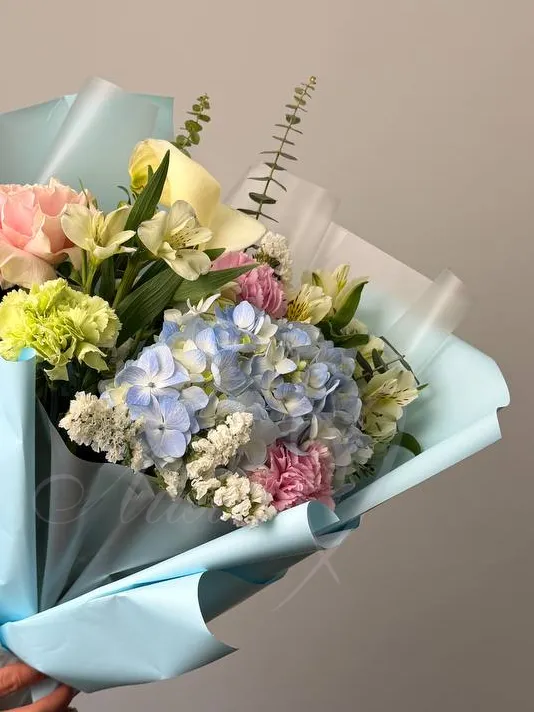 Букет с гортензией «Санрайз»