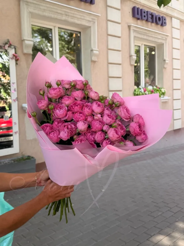 Букет из кустовых роз «Мечты»