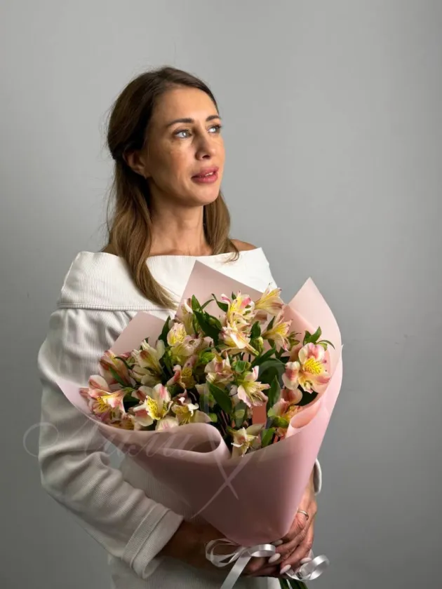 Букет из альстромерий «Зефирка»