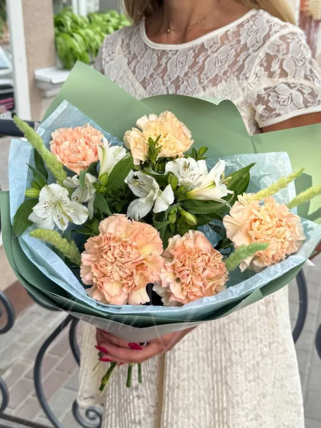 Букет с гвоздикой «Милка»