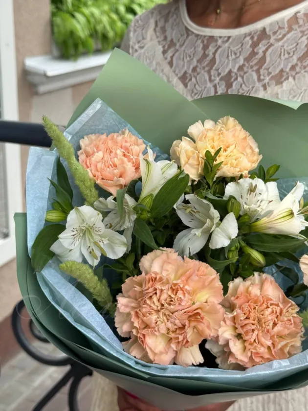 Букет с гвоздикой «Милка»