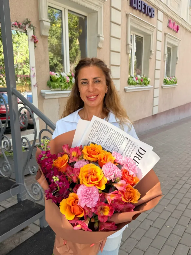 Букет из роз и маттиолы «Сусанна»