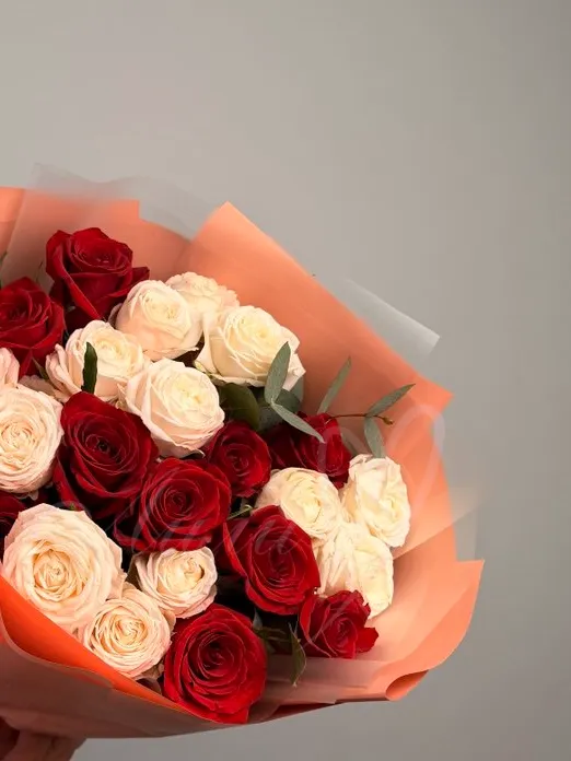 Букет из роз «Яркий восторг»