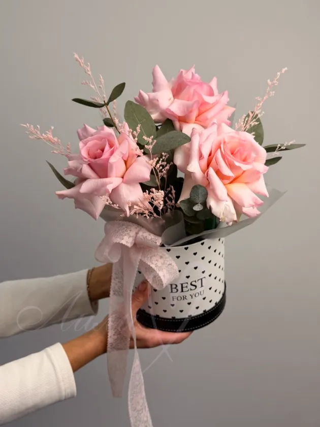 Композиция с французской розой «Королева»