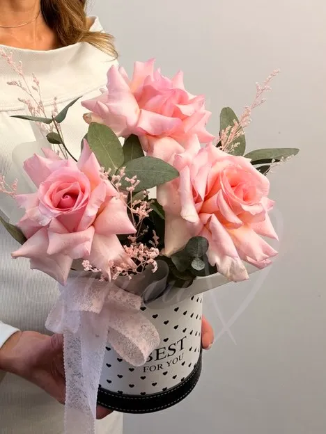 Композиция с французской розой «Королева»