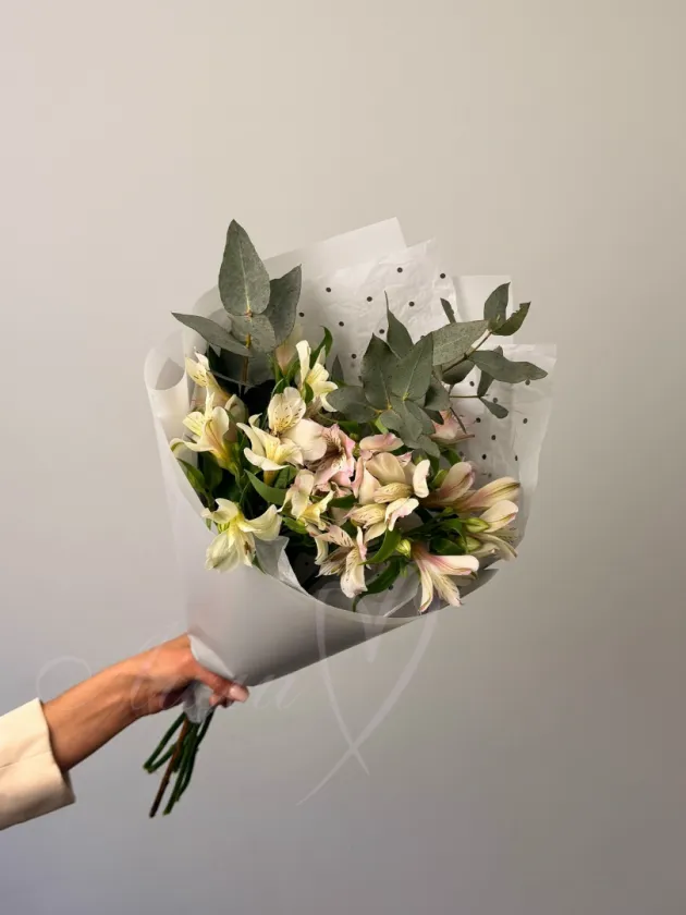 Букет из альстромерии  «Валькирия»