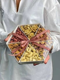 Набор орехов от интернет-магазина «» в 