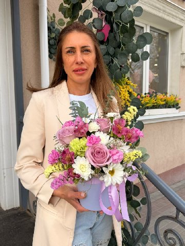 Композиция из роз, гвоздик и альстромерии &laquo;Весна&raquo; от интернет-магазина цветов в 