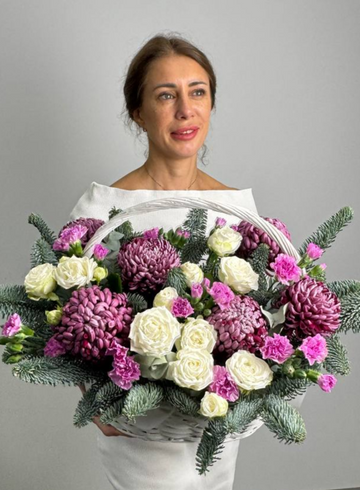 Корзина из роз и хризантем &laquo;Серенада&raquo; от интернет-магазина цветов в 