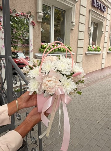 Композиция из гвоздик и хризантемы &laquo;Теплая встреча&raquo; от интернет-магазина цветов в 