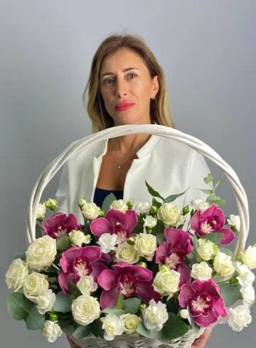 Композиция из орхидей &laquo;Легкость бабочки&raquo; от интернет-магазина цветов в 