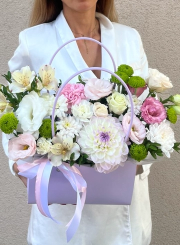 Сборная композиция «Эмилия» от интернет-магазина цветов в 