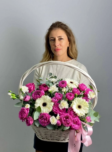 Композиция с герберой «Аромат весны» от интернет-магазина цветов в 