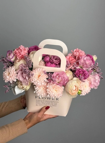 Композиция из хризантемы «Воздушный зефир» от интернет-магазина цветов в 