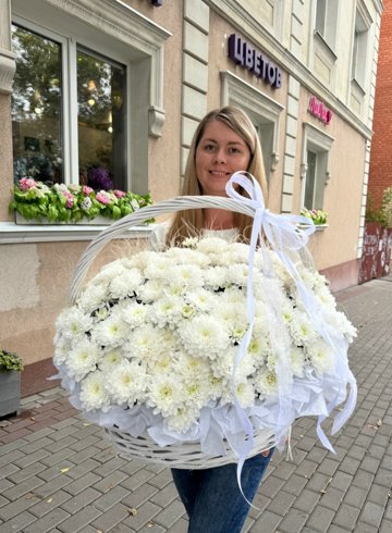 Композиция из хризантем &laquo;Наивность&raquo; от интернет-магазина цветов в 