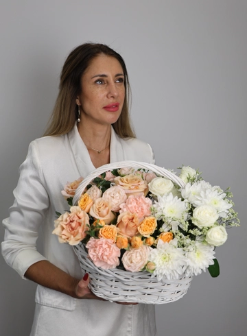 Композиция «Мэри» от интернет-магазина цветов в 