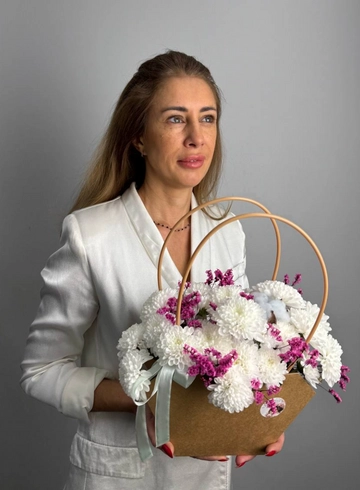 Композиция из хризантем &laquo;Романтика&raquo; от интернет-магазина цветов в 