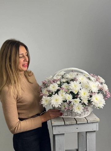 Композиция из хризантем «Мисс нежность» от интернет-магазина цветов в 