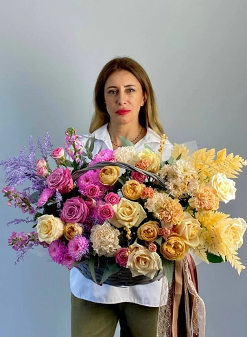 Корзина «Невесомость» от интернет-магазина цветов в 