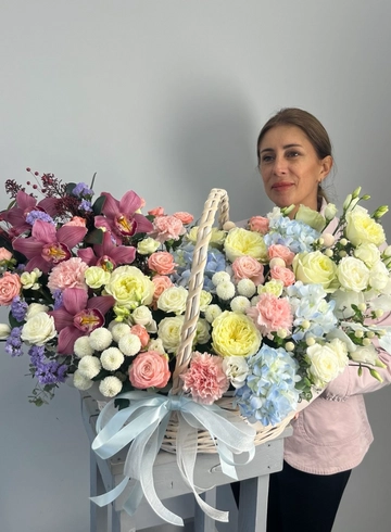 Корзина «Авангард» от интернет-магазина цветов в 