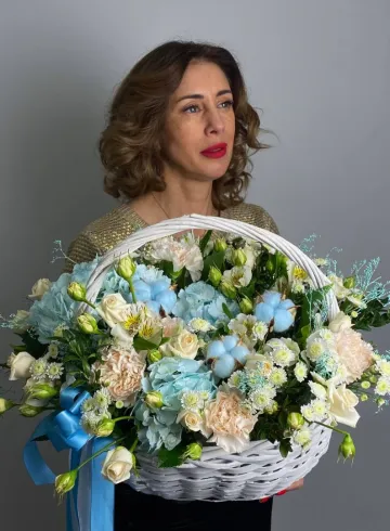 Композиция «Небесное создание» от интернет-магазина цветов в 