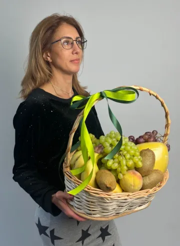 Корзина с фруктами &laquo;Экзотика&raquo; от интернет-магазина цветов в 