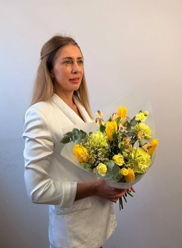 Букет  сборный &laquo;Леонардо&raquo; от интернет-магазина цветов в 