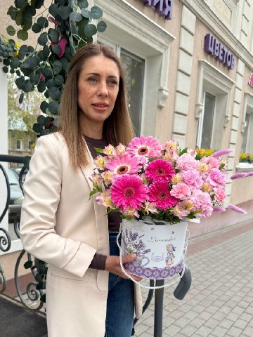 Композиция из роз и альстромерии &laquo;Ласковый май&raquo; от интернет-магазина цветов в 