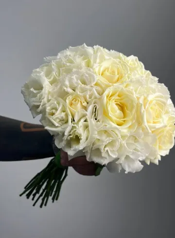 Букет с эустомой &laquo;Чудесный&raquo; от интернет-магазина цветов в 