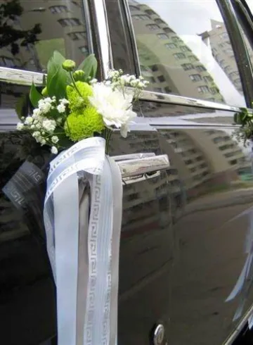 Украшение для автомобиля от интернет-магазина цветов в 