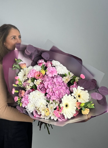 Букет с гортензией «Владислава» от интернет-магазина цветов в 