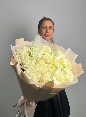 Букет  из французской розы «Изысканный вальс» от интернет-магазина цветов в 