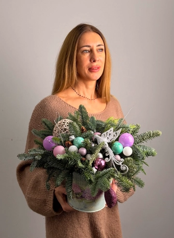 Композиция &laquo;Зимняя&raquo; от интернет-магазина цветов в 