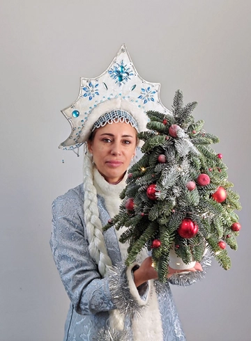 Елочка натуральная &laquo;Яркие огни&raquo; от интернет-магазина цветов в 