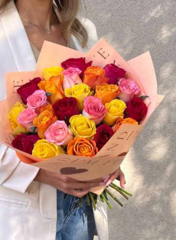 Букет из роз «Яркий микс» от интернет-магазина цветов в 