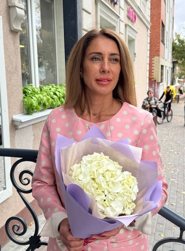 Букет с гортензией «Барби» от интернет-магазина цветов в 