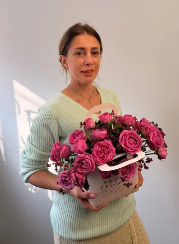 Композиция из пионовидной розы &laquo;Улыбка&raquo; от интернет-магазина цветов в 