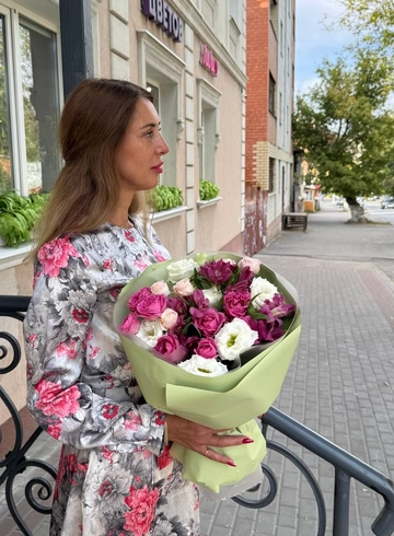 Букет с эустомой «Акварельные краски» от интернет-магазина цветов в 