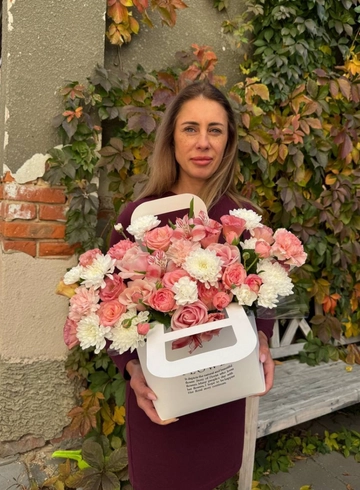 Сборная композиция «Яркая» от интернет-магазина цветов в 